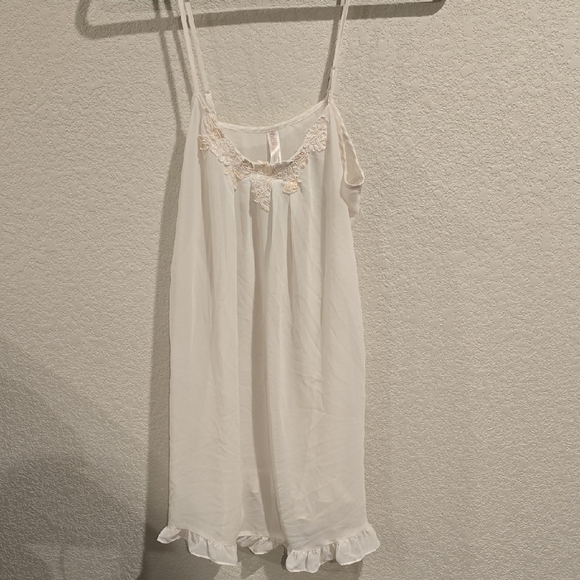 Gilligan & O'Malley Cream Chemise with Romantic Lace Details - Picture 1 of 3